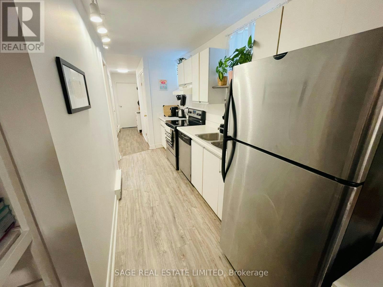 5-296 Runnymede Road, Toronto, ON, M6S 2Y6 - 7