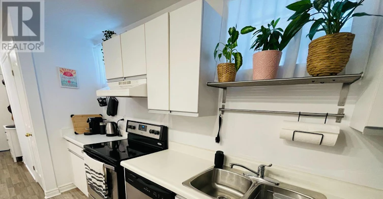 5-296 Runnymede Road, Toronto, ON, M6S 2Y6 - 8