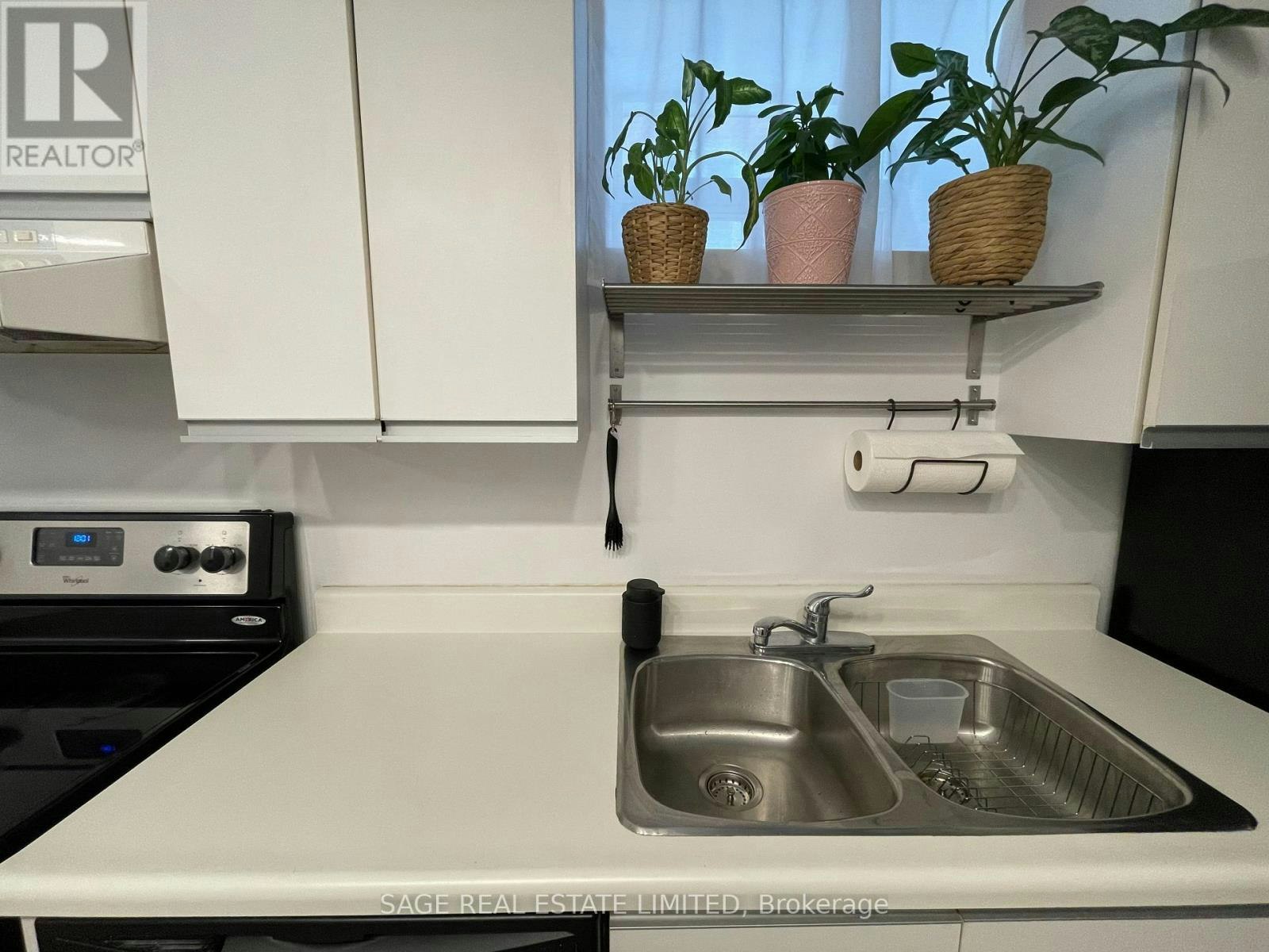 5-296 Runnymede Road, Toronto, ON, M6S 2Y6 - 15