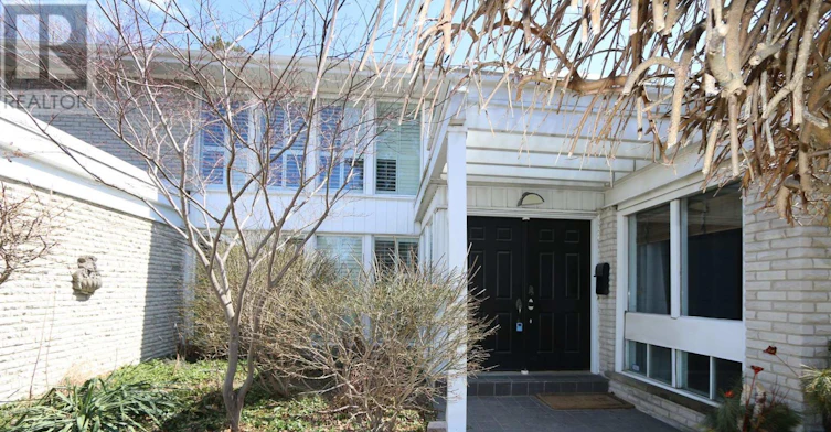 18 Silvergrove Road, Toronto, ON, M2L 2N6 - 2