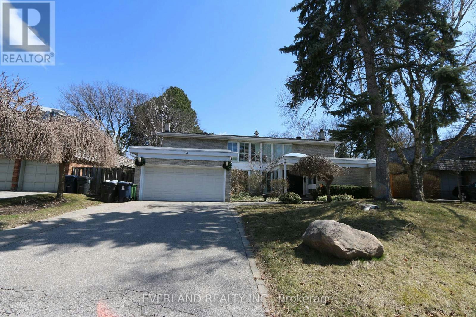 18 Silvergrove Road, Toronto, ON, M2L 2N6