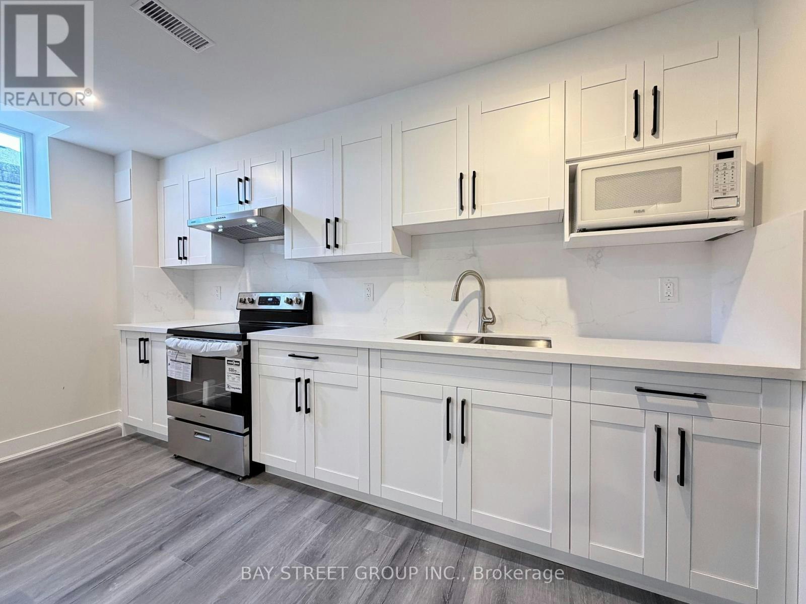 LOWER-1 Kenneth Ross Bend, East Gwillimbury, ON, L9N 0T7