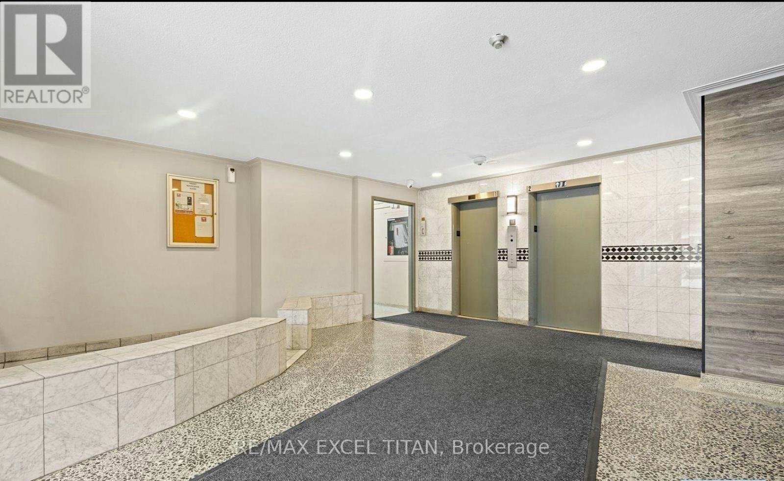204-2255 Weston Road, Toronto, ON, M9N 1Y5 - 2