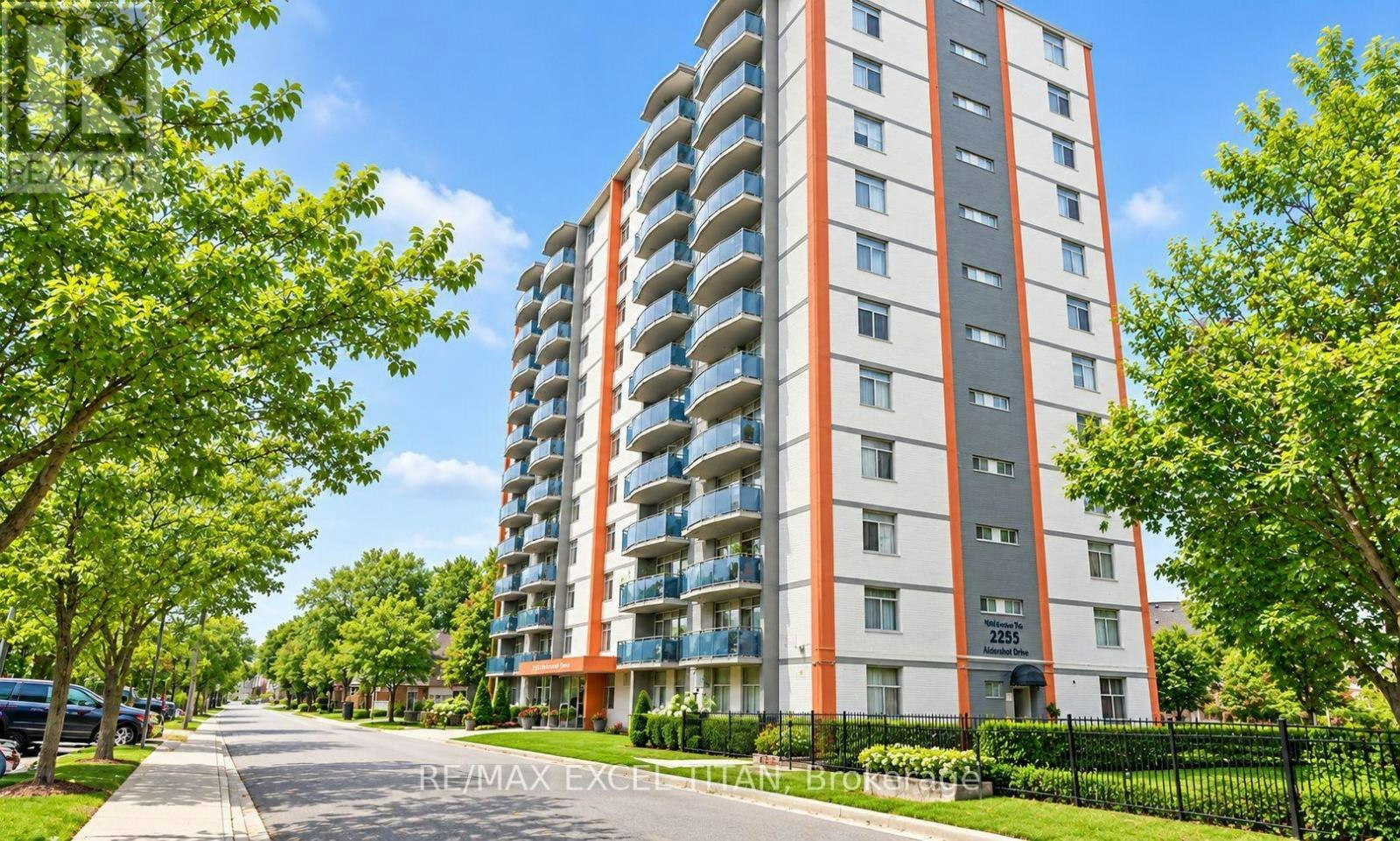 409-2255 Weston Road, Toronto, ON, M9N 1Y5