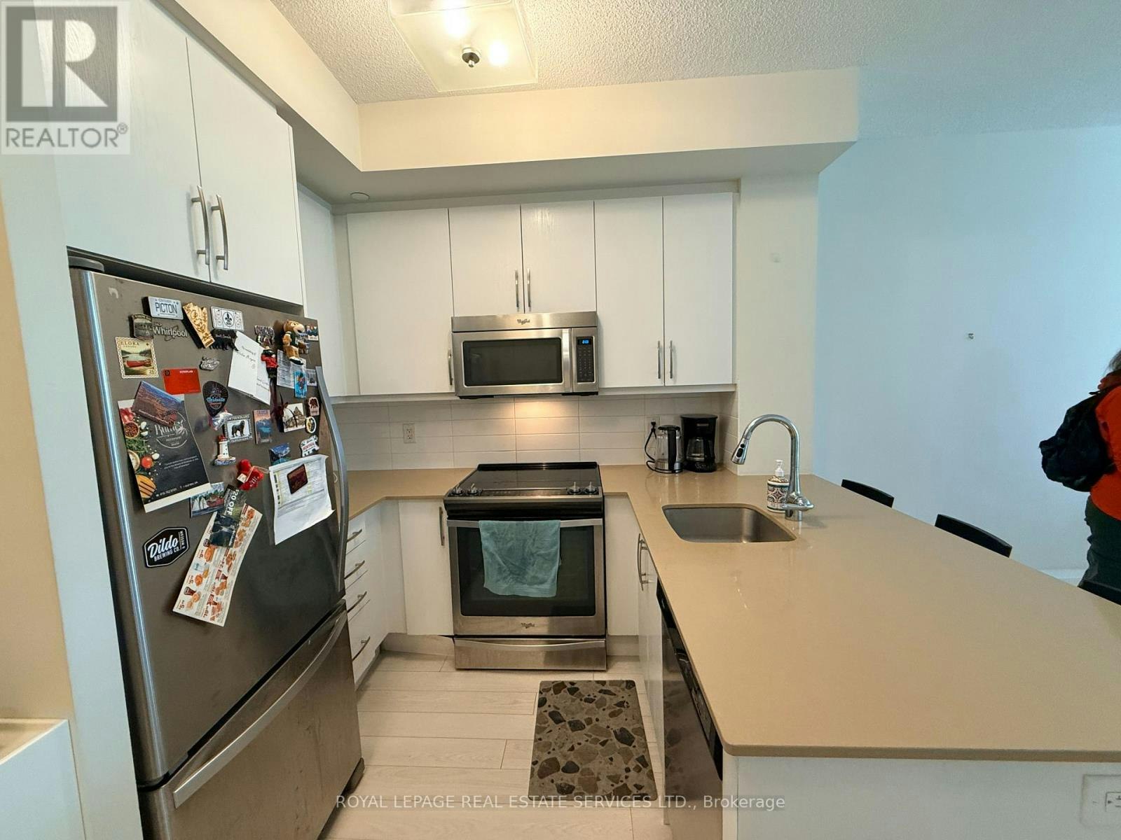 223-1 Old Mill Drive, Toronto, ON, M6S 0A1 - 10