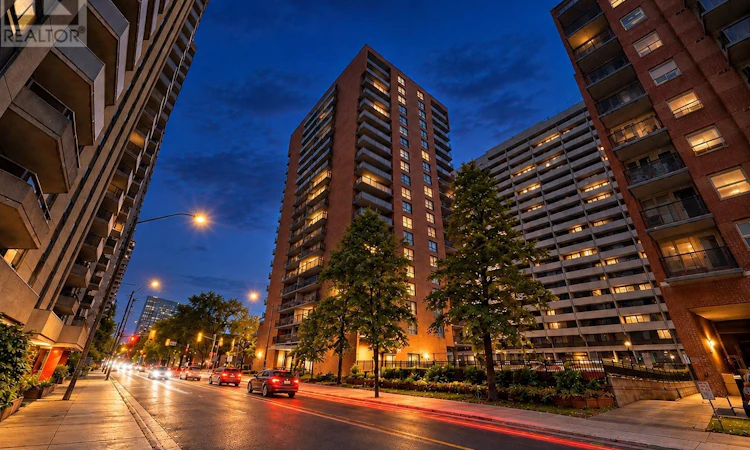 606-475 Laurier Avenue W