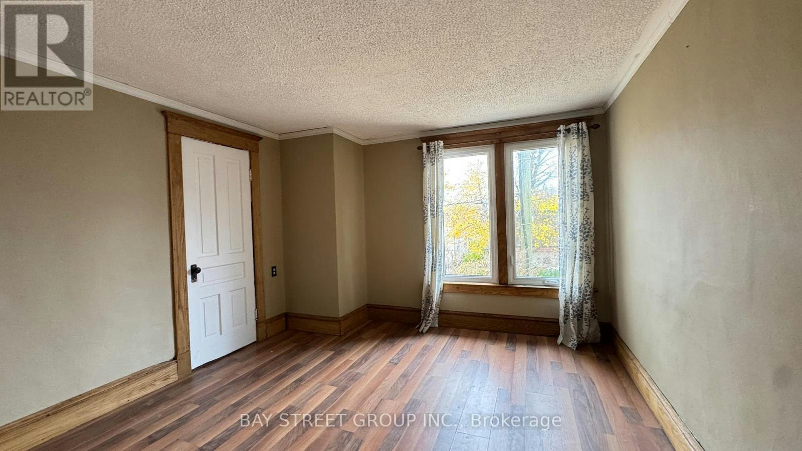 UPPER-5114 Mcrae Street, Niagara Falls, ON, L2E 1P5 - 9