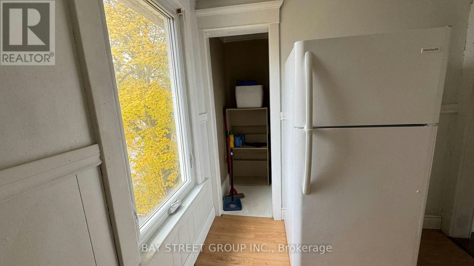UPPER-5114 Mcrae Street, Niagara Falls, ON, L2E 1P5 - 5