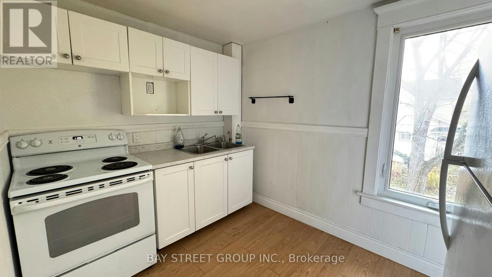UPPER-5114 Mcrae Street, Niagara Falls, ON, L2E 1P5 - 3