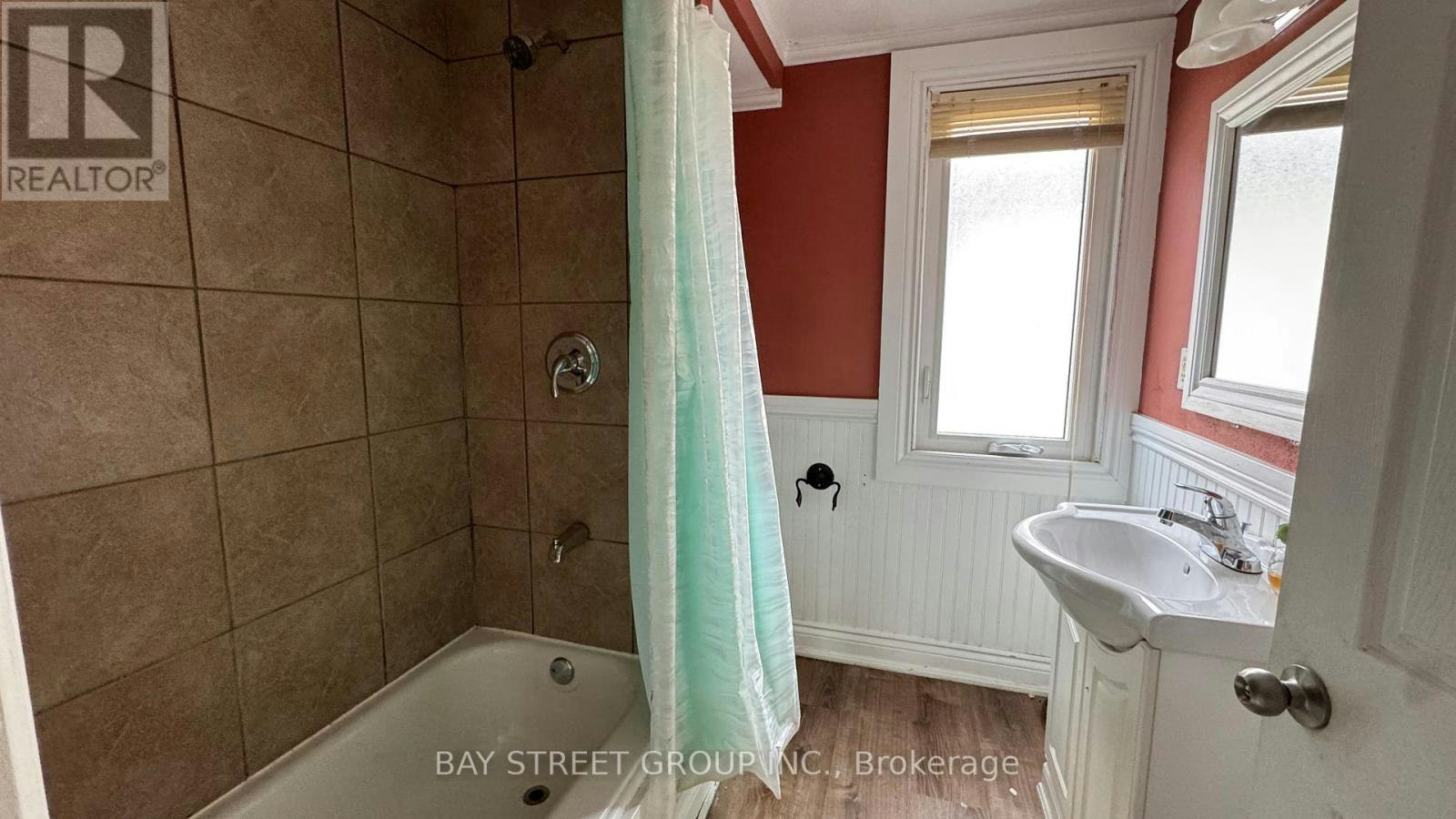 UPPER-5114 Mcrae Street, Niagara Falls, ON, L2E 1P5 - 6