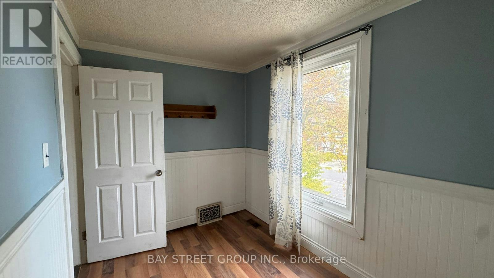 UPPER-5114 Mcrae Street, Niagara Falls, ON, L2E 1P5 - 14