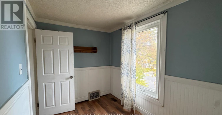 UPPER-5114 Mcrae Street, Niagara Falls, ON, L2E 1P5 - 14