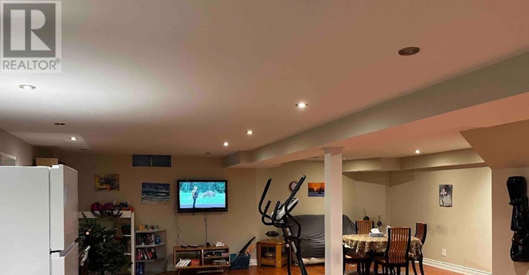 26 Stave (Lower Crescent, Richmond Hill, ON, L4C 9J9 - 2