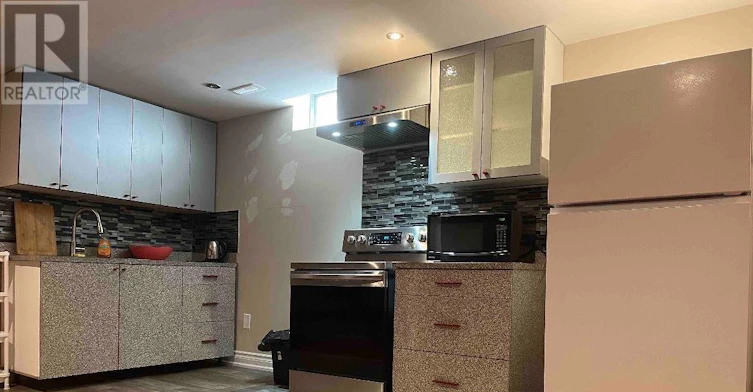 26 Stave (Lower Crescent, Richmond Hill, ON, L4C 9J9 - 4