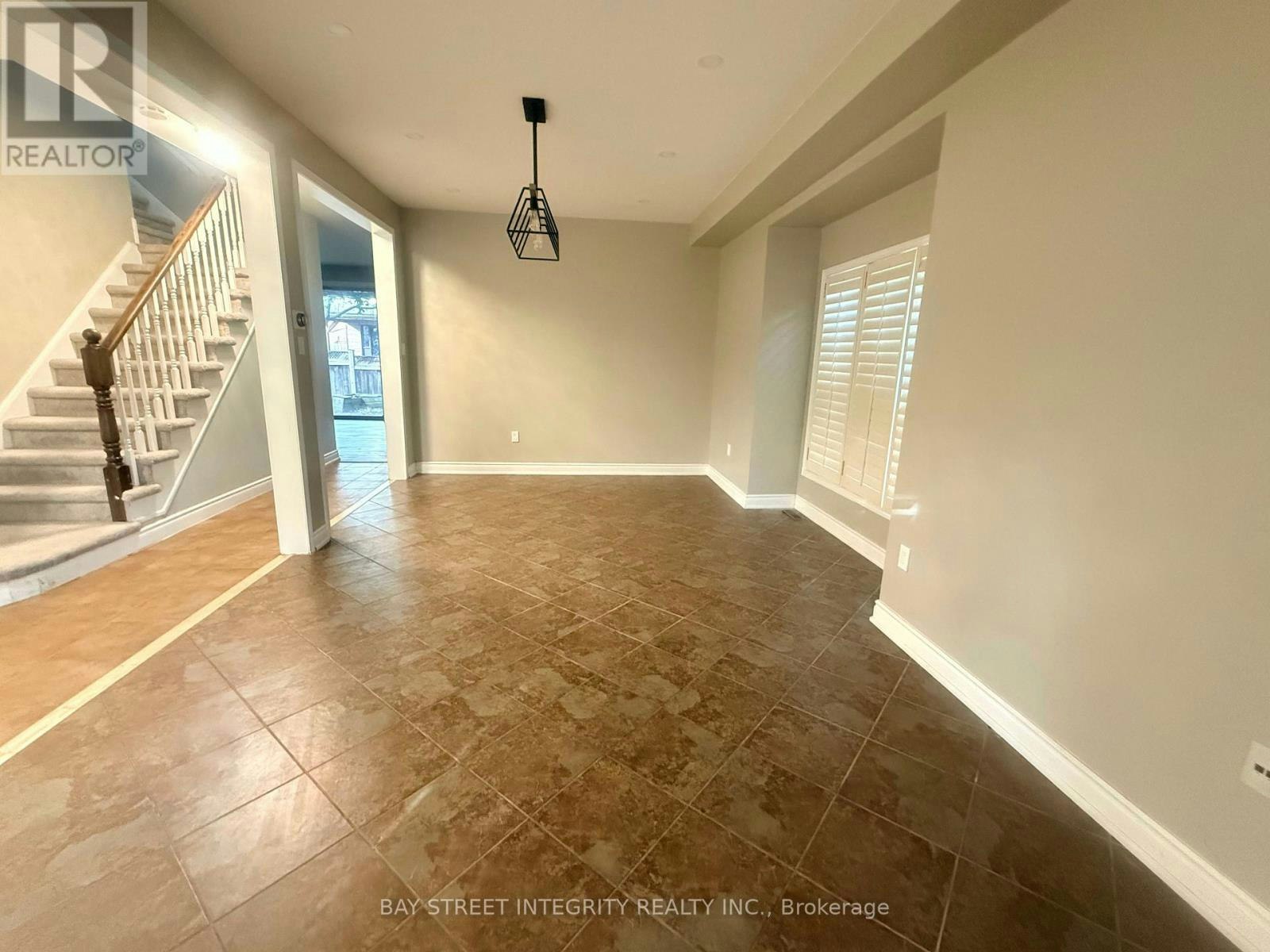 2198 Woodglen Crescent, Burlington, ON, L7L 6H1 - 3