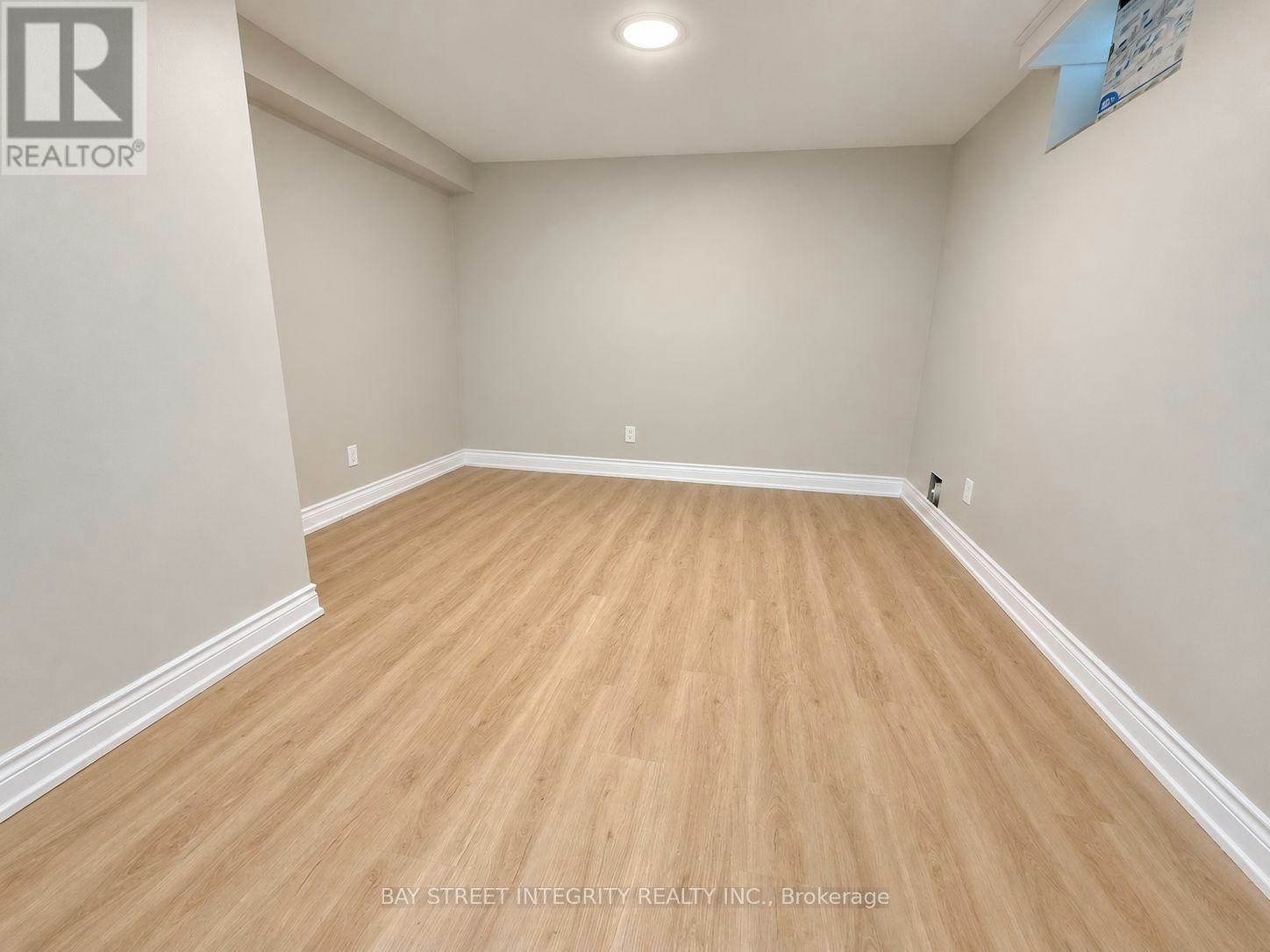 2198 Woodglen Crescent, Burlington, ON, L7L 6H1 - 17
