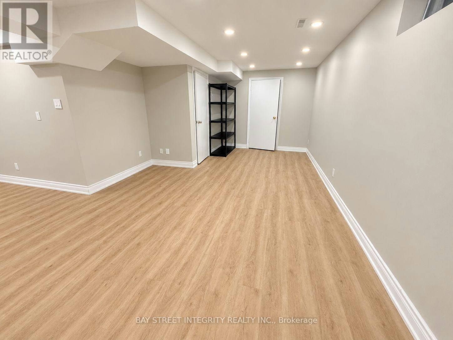 2198 Woodglen Crescent, Burlington, ON, L7L 6H1 - 16