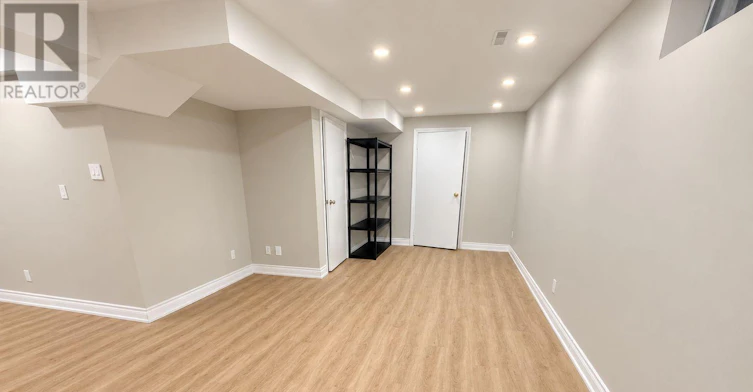 2198 Woodglen Crescent, Burlington, ON, L7L 6H1 - 16