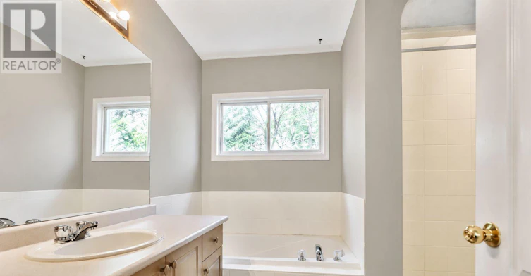 2198 Woodglen Crescent, Burlington, ON, L7L 6H1 - 9