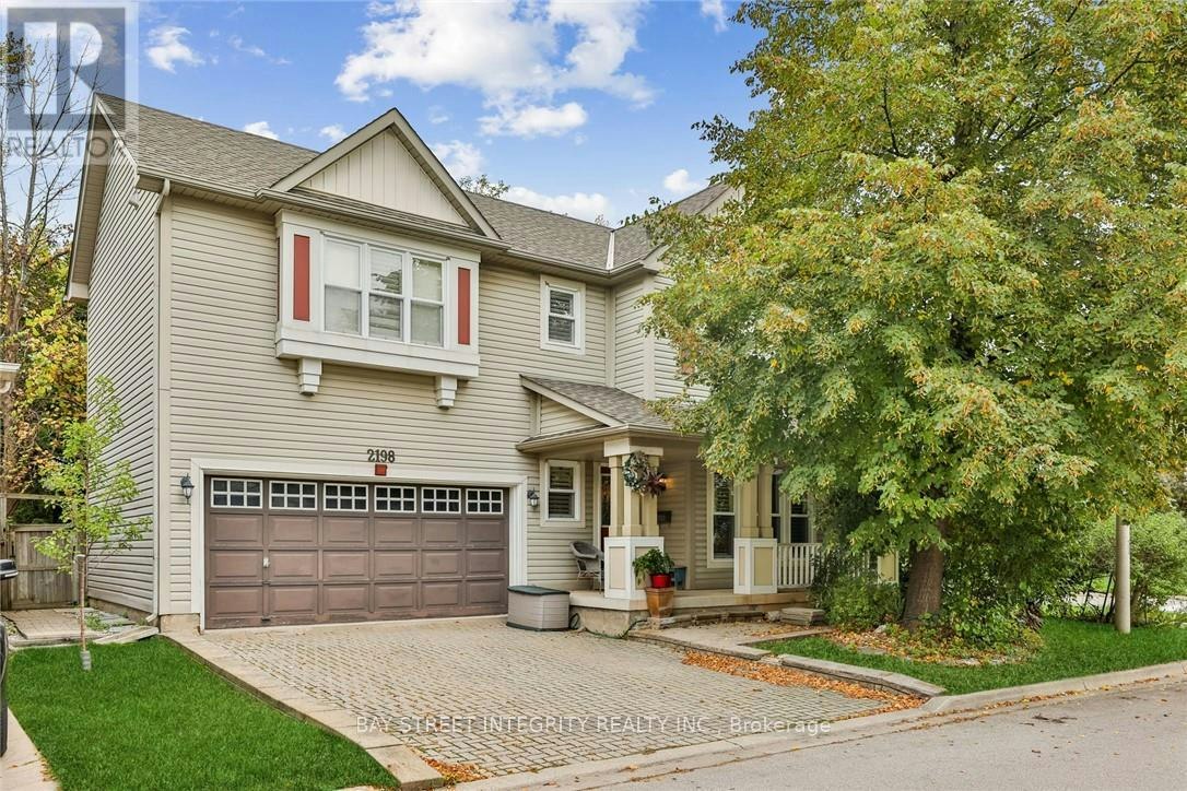 2198 Woodglen Crescent, Burlington, ON, L7L 6H1