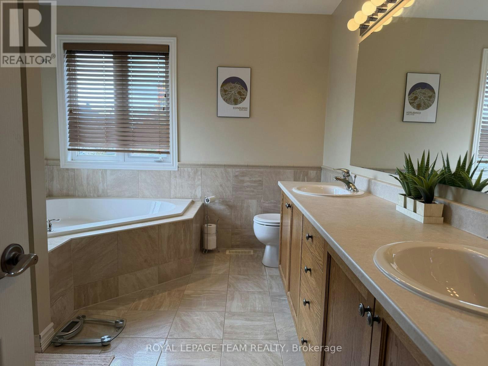 251 Tofino Private, Ottawa, ON, K2M 0B1 - 15
