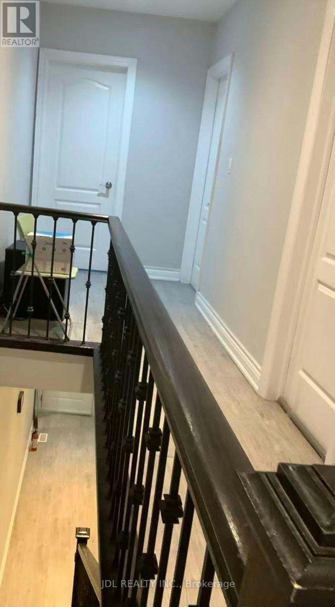 MASTER 16 Bedroom 2nd Floor Ross St Street, Toronto, ON, M5T 1Z9 - 3
