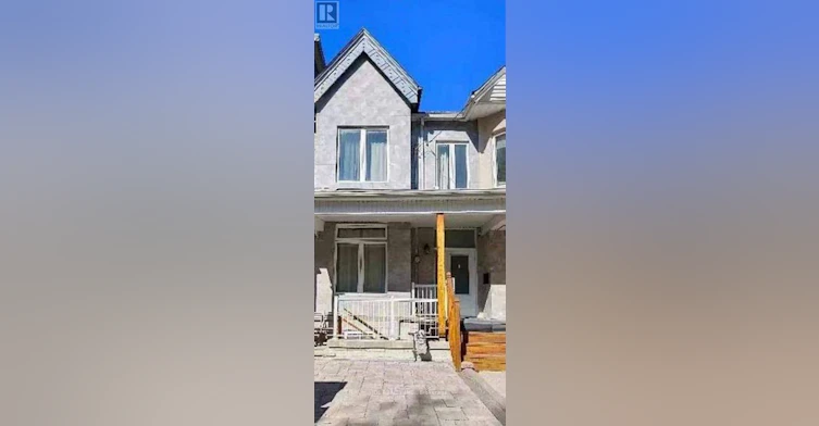 MASTER 16 Bedroom 2nd Floor Ross St Street, Toronto, ON, M5T 1Z9