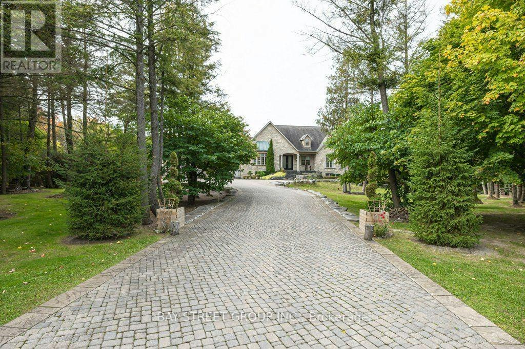 5 River Stone Court, East Gwillimbury, ON, L0G 1V0