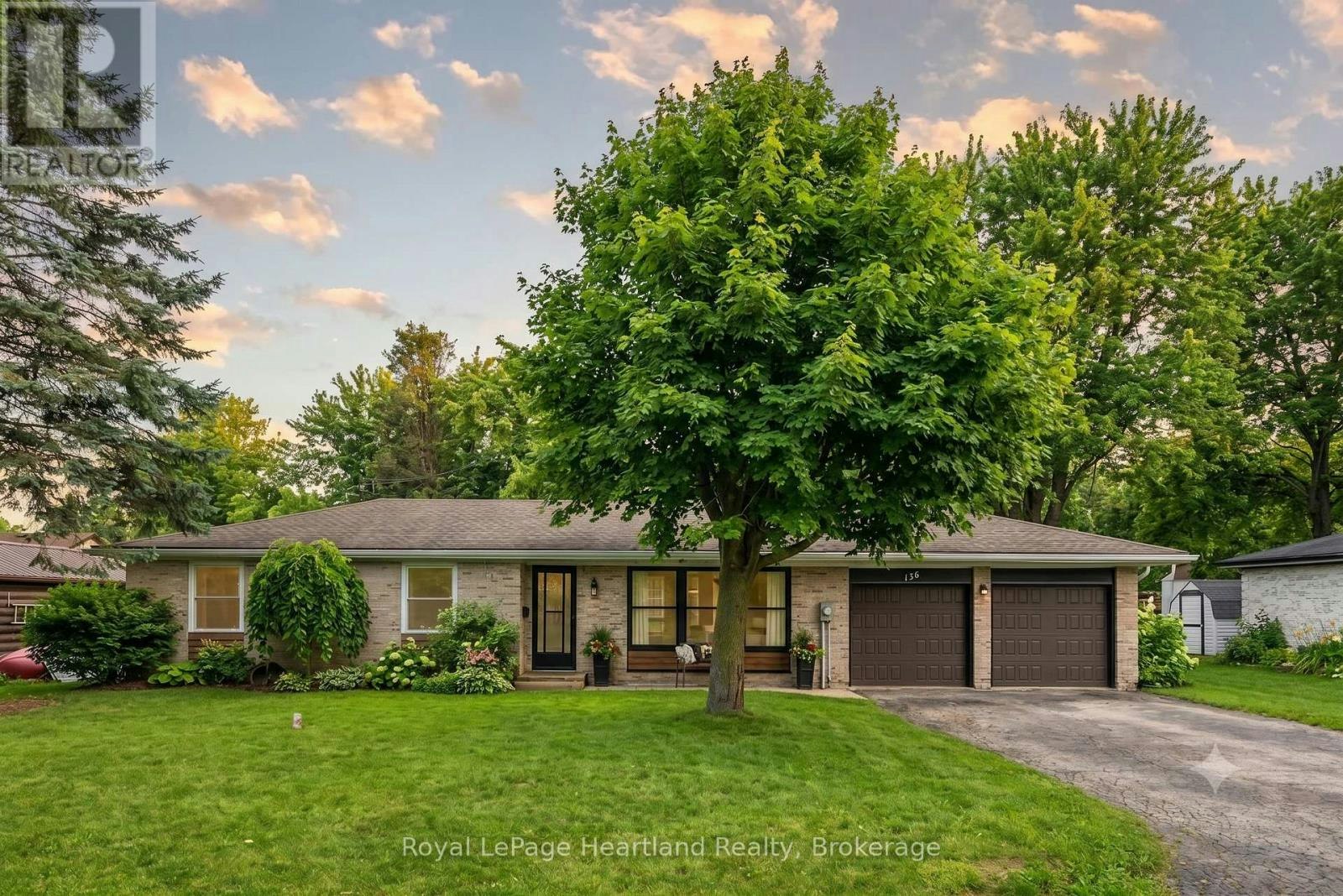 156 John Street N, Minto, ON, N0G 1Z0
