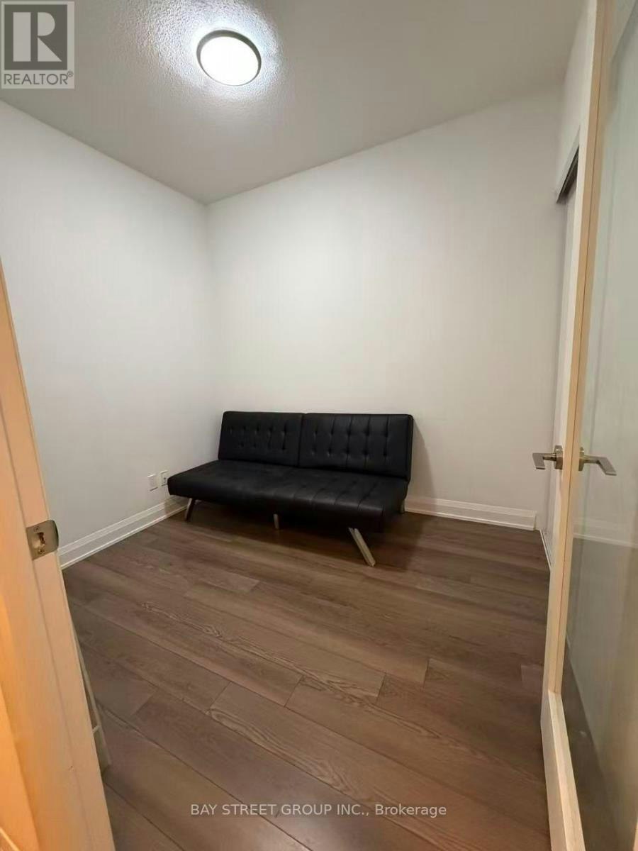 217-15 Water Walk Drive, Markham, ON, L6G 0G2 - 6