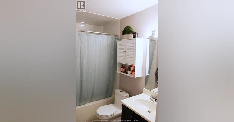 2-809 Erie Street East, Windsor, ON, N9A 3Y5 - 8