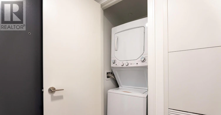 913-86 Dundas Street E, Mississauga, ON, L5A 1W4 - 2