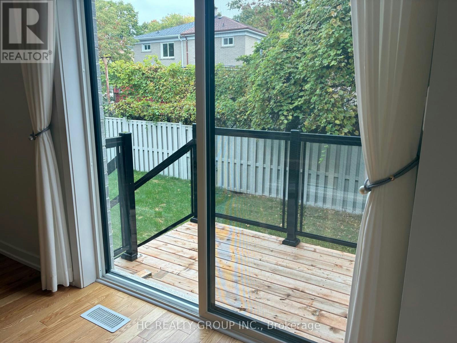 51 Danielle Moore Circle, Toronto, ON, M1P 0G9 - 14