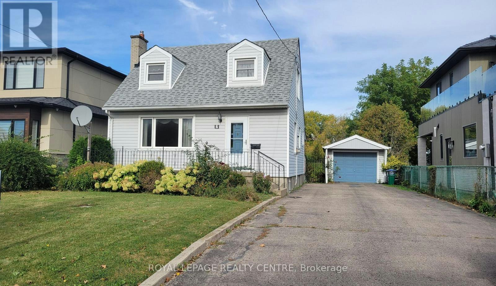 7 Earl Street, Mississauga, ON, L5M 1N6