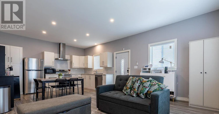 36 Division Street, St. Catharines, ON, L2R 3G2 - 4