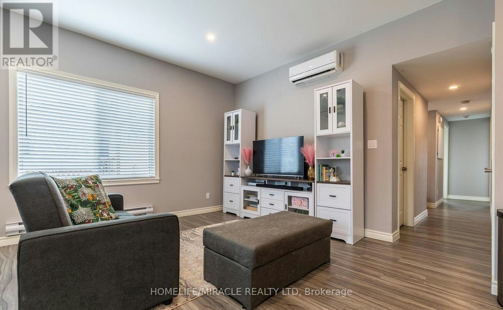 36 Division Street, St. Catharines, ON, L2R 3G2 - 3