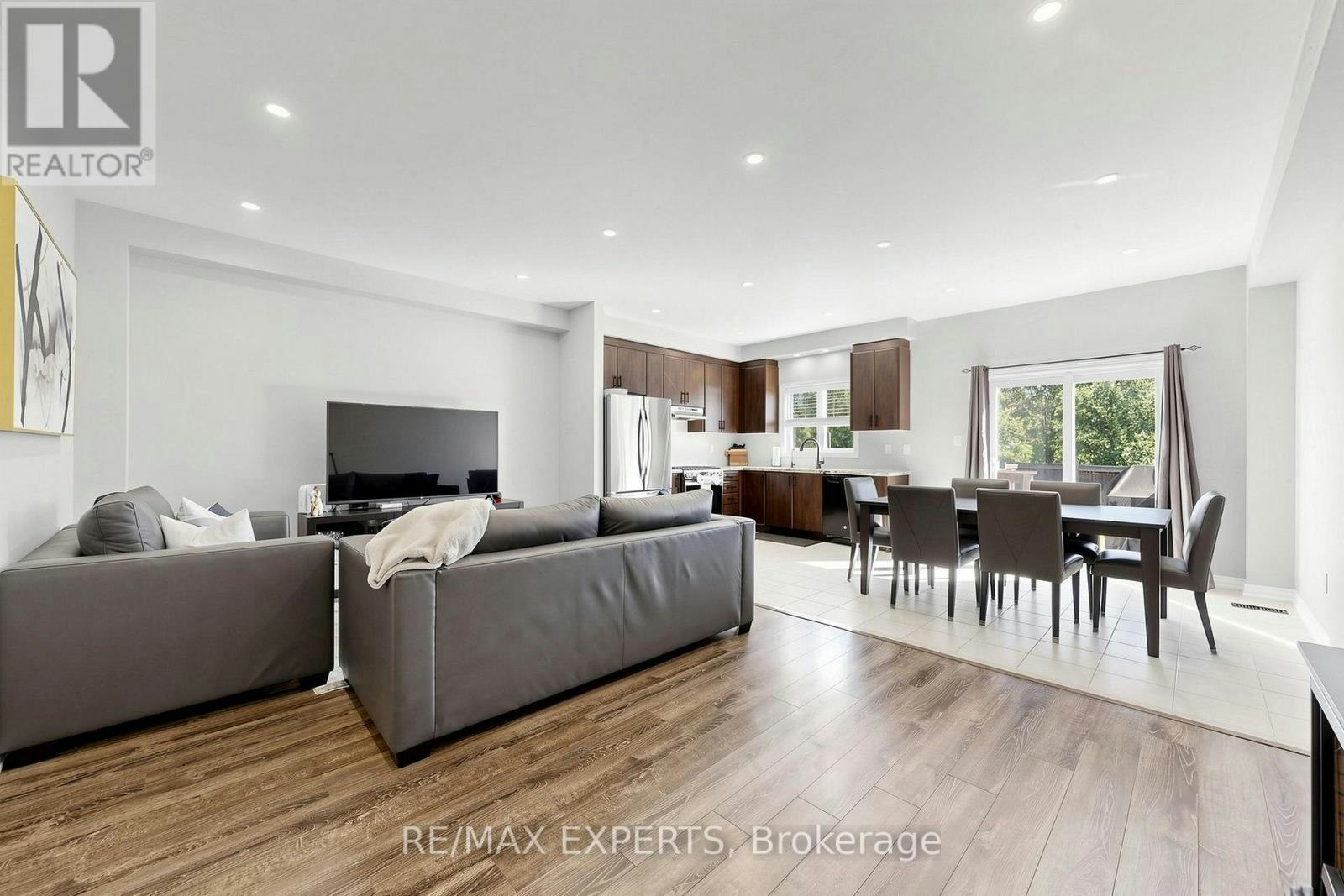 1303 Bardeau Street, Innisfil, ON, L0L 1W0 - 4