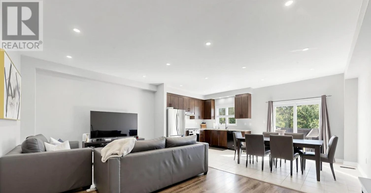 1303 Bardeau Street, Innisfil, ON, L0L 1W0 - 4