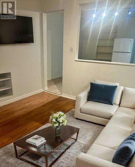 37 Sellers (Main Floor Avenue, Toronto, ON, M6E 3T4 - 5