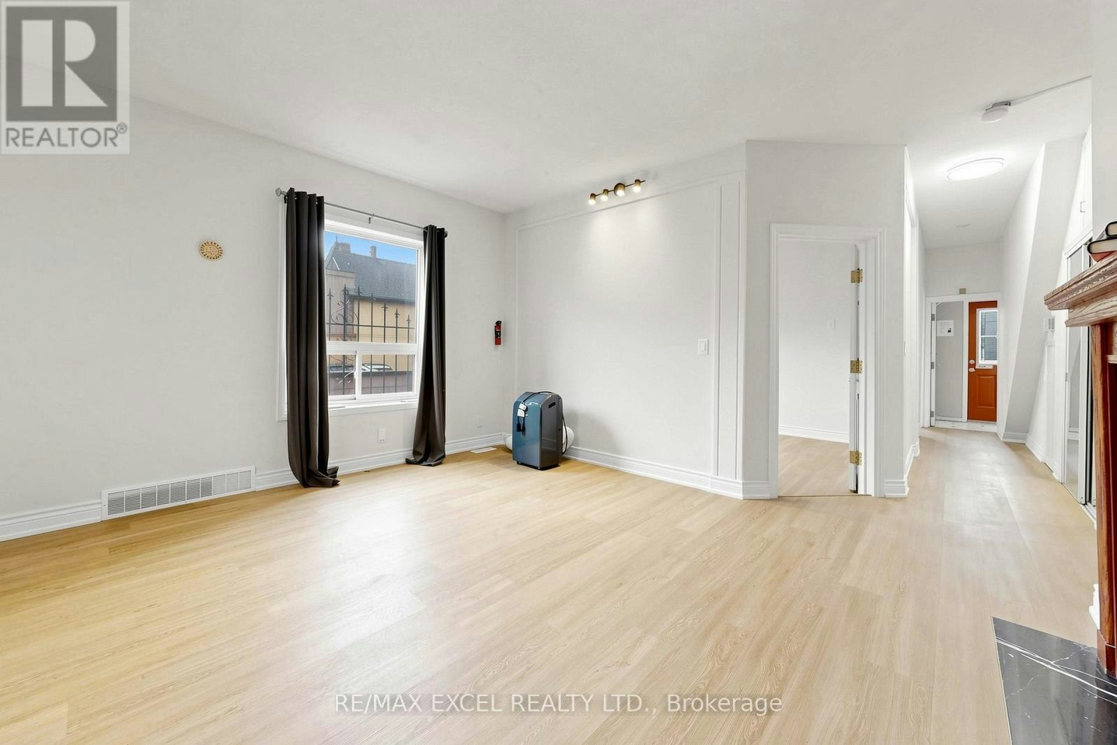 MAIN-259 Victoria Avenue N, Hamilton, ON, L8L 5G3 5