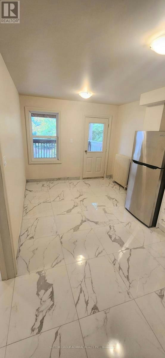 2B-3RD FLOOR-1030 St Clair Avenue, Toronto, ON, M6E 1A4 - 2