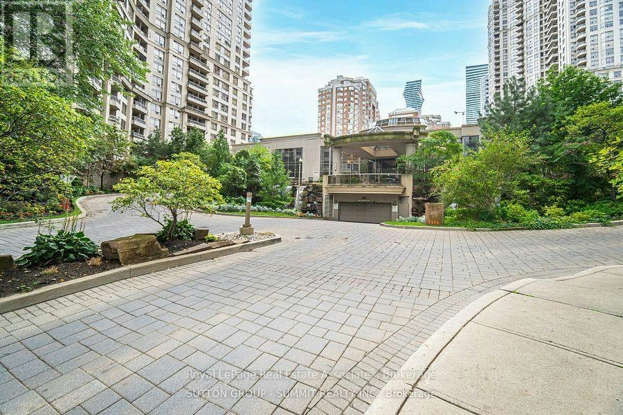 409-3880 Duke Of York Boulevard, Mississauga, ON, L5B 4M7