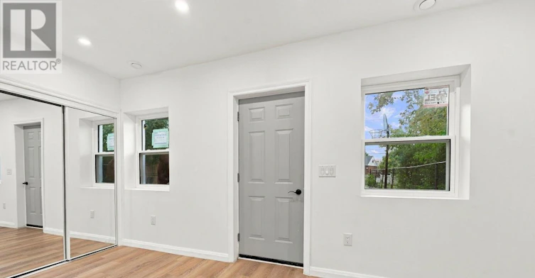 533A Carlton Street, St. Catharines, ON, L2M 4X6 - 4