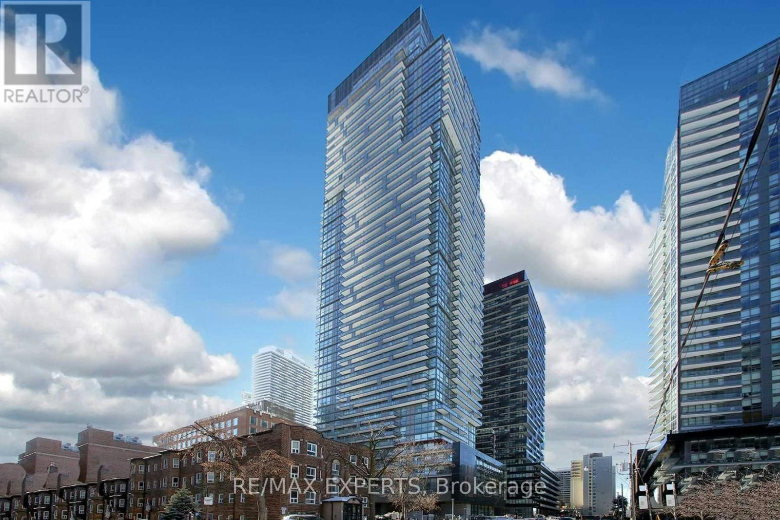 2707-39 Roehampton Road, Toronto, ON, M4P 0G1