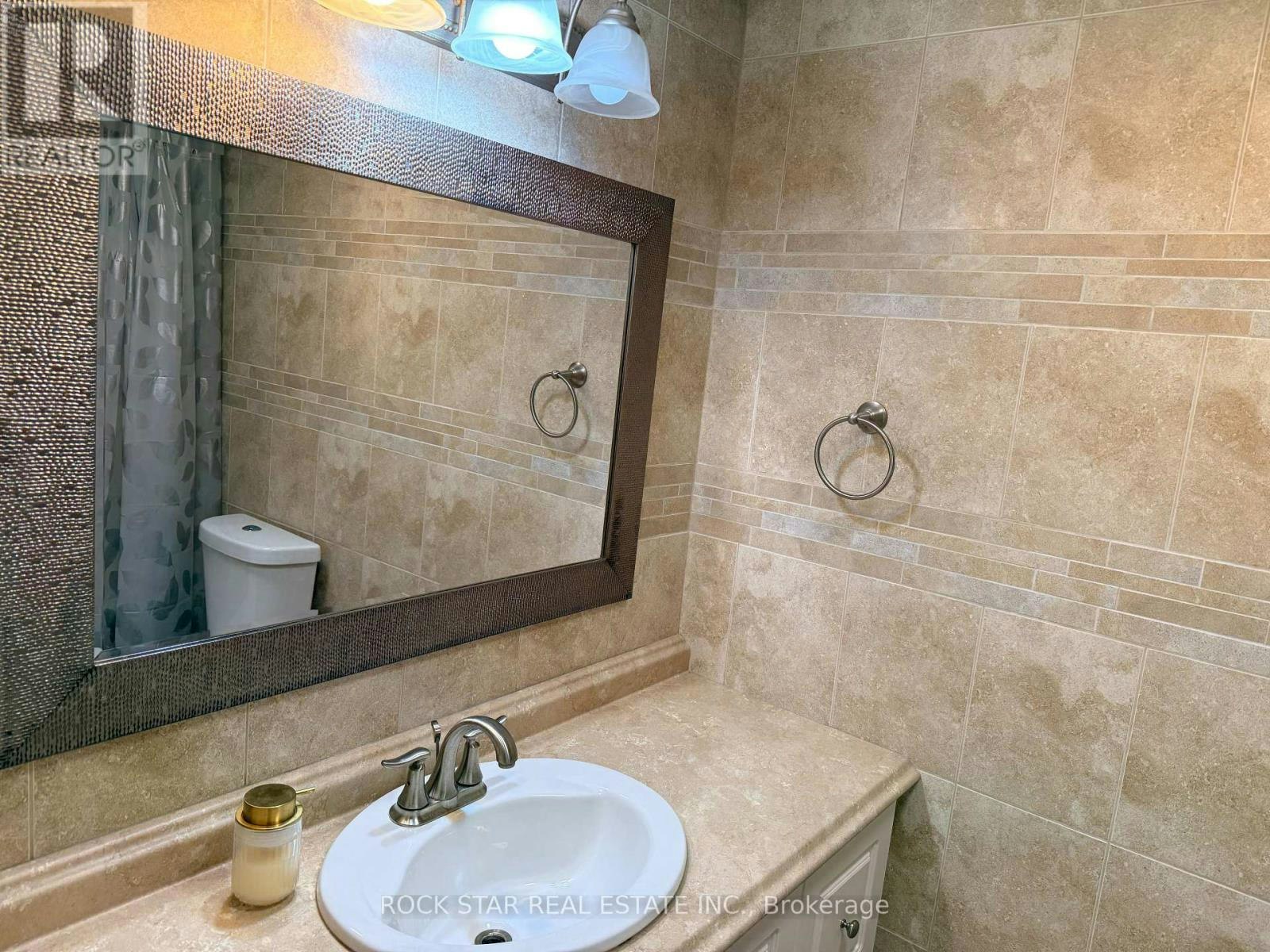 UPPER-15 Hardcastle Court, Brampton, ON, L6S 2B2 - 8