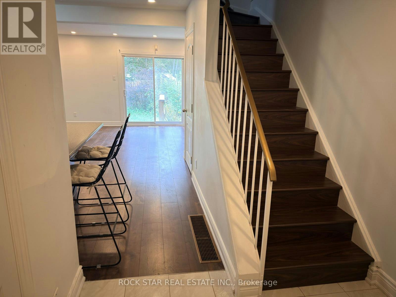 UPPER-15 Hardcastle Court, Brampton, ON, L6S 2B2 - 2