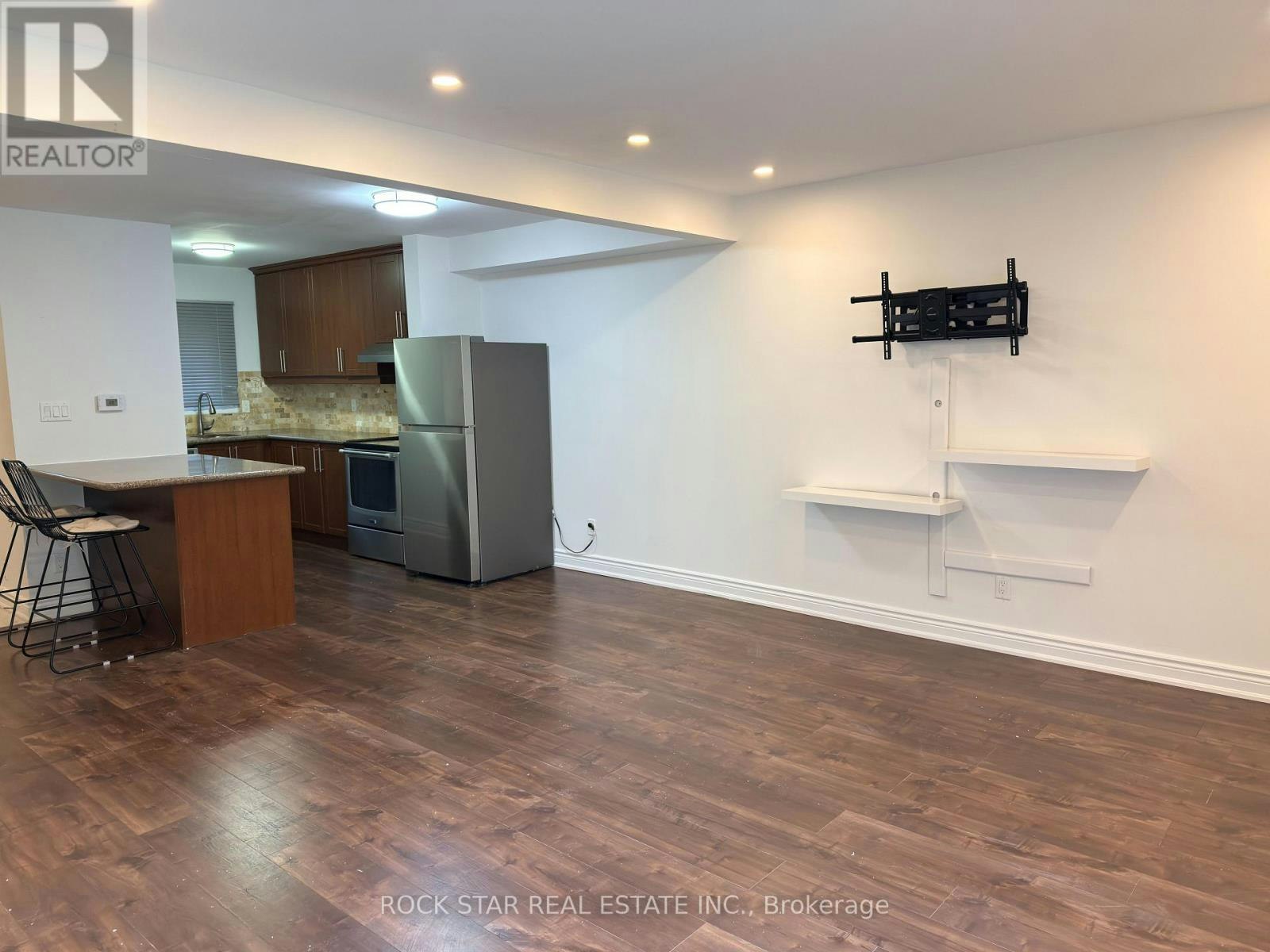 UPPER-15 Hardcastle Court, Brampton, ON, L6S 2B2 - 3