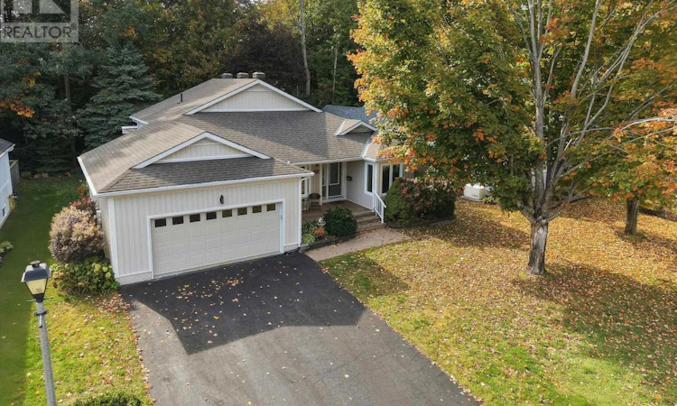 48 Springwood Crescent