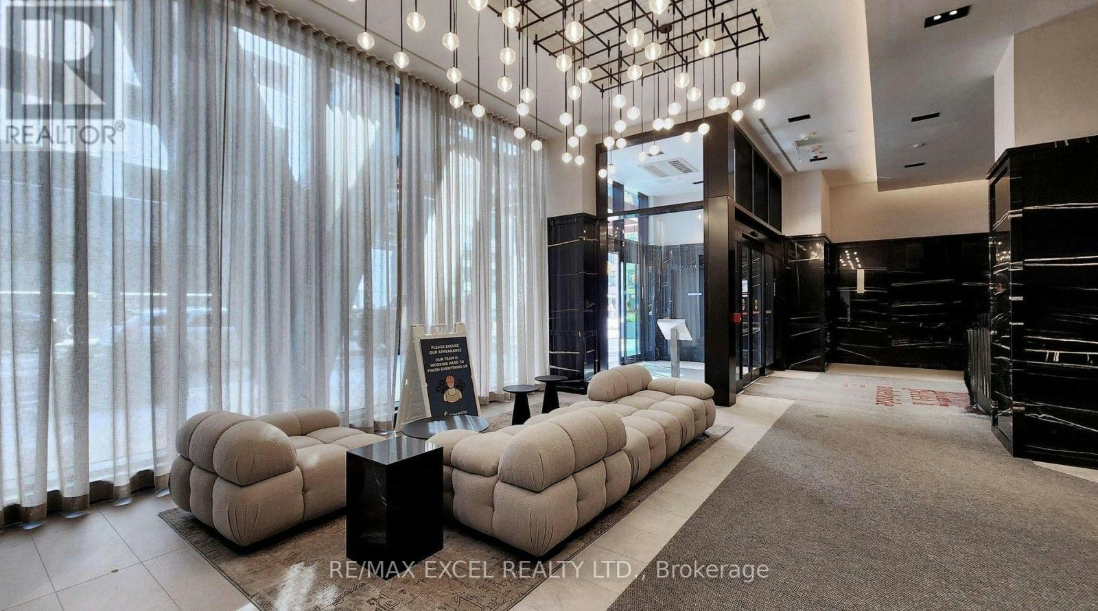1818-108 Peter Street, Toronto, ON, M5V 2G7 - 39