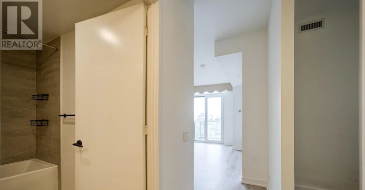 1818-108 Peter Street, Toronto, ON, M5V 2G7 - 9